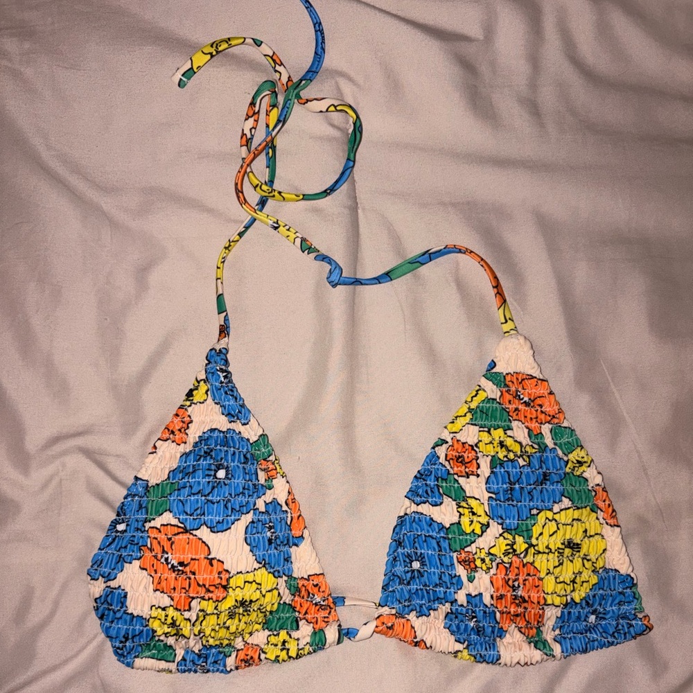 Women’s floral bikini top